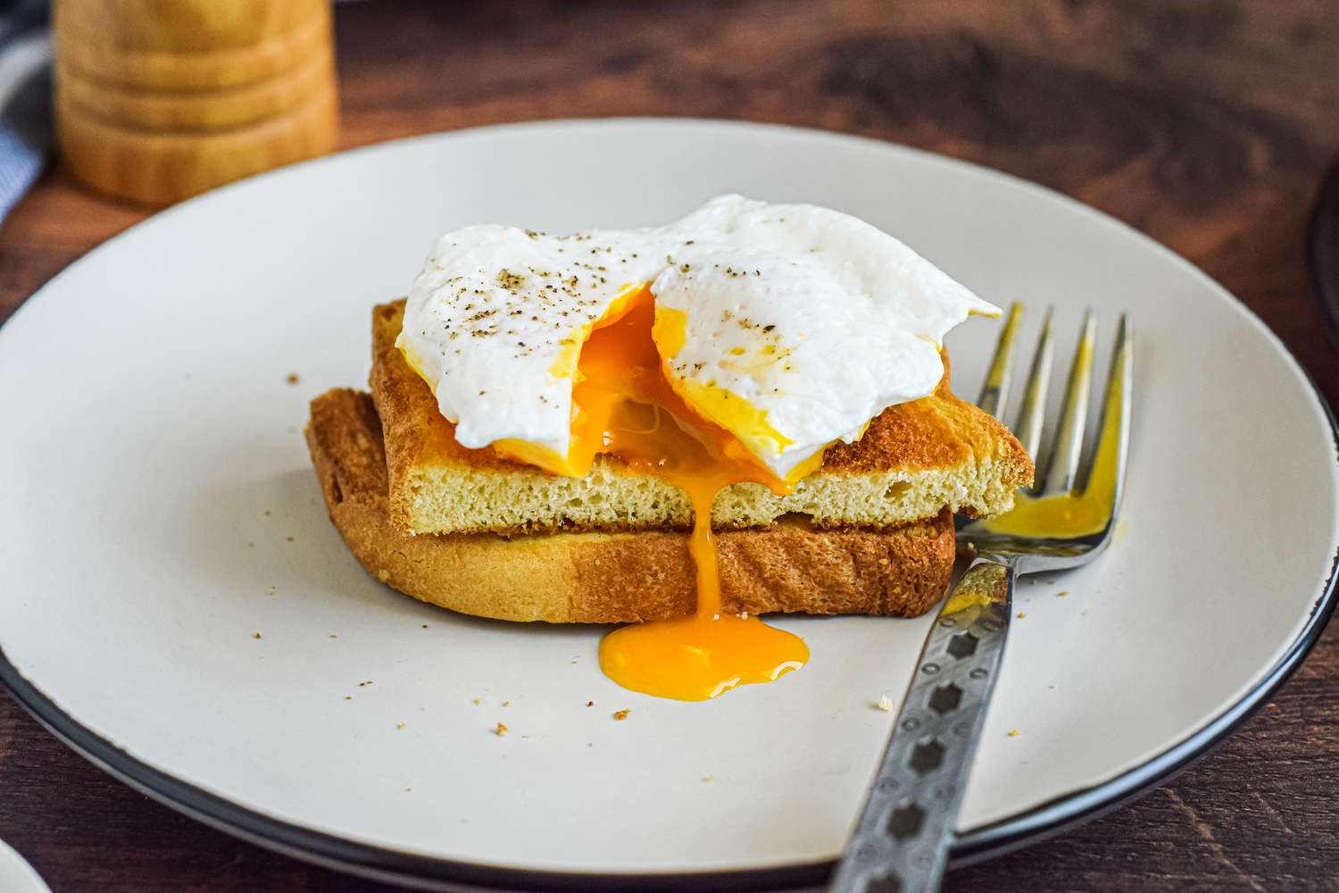 Is Poached Egg on Toast Good for Weight Loss?