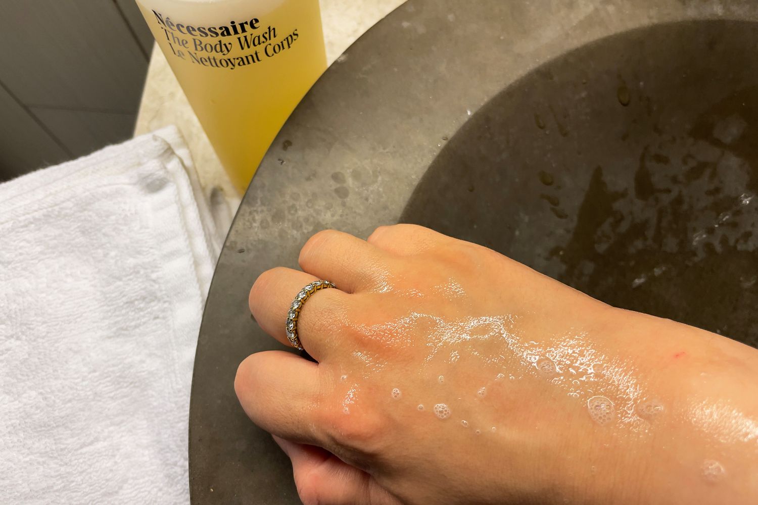 Best Body Wash for Teenage Skin